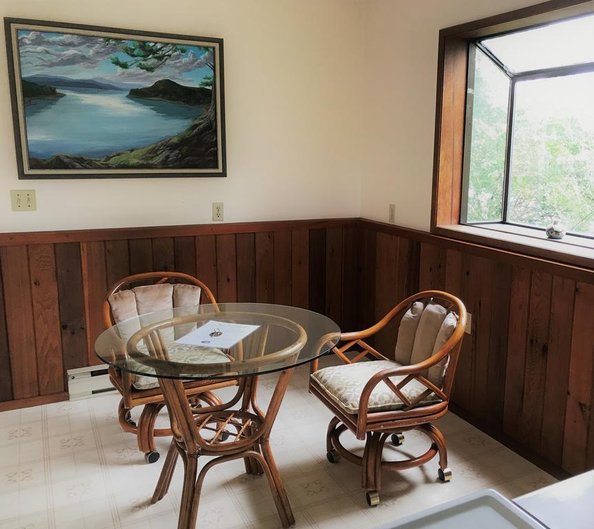 Driftwood Village Resort Sturdies Bay Exterior foto