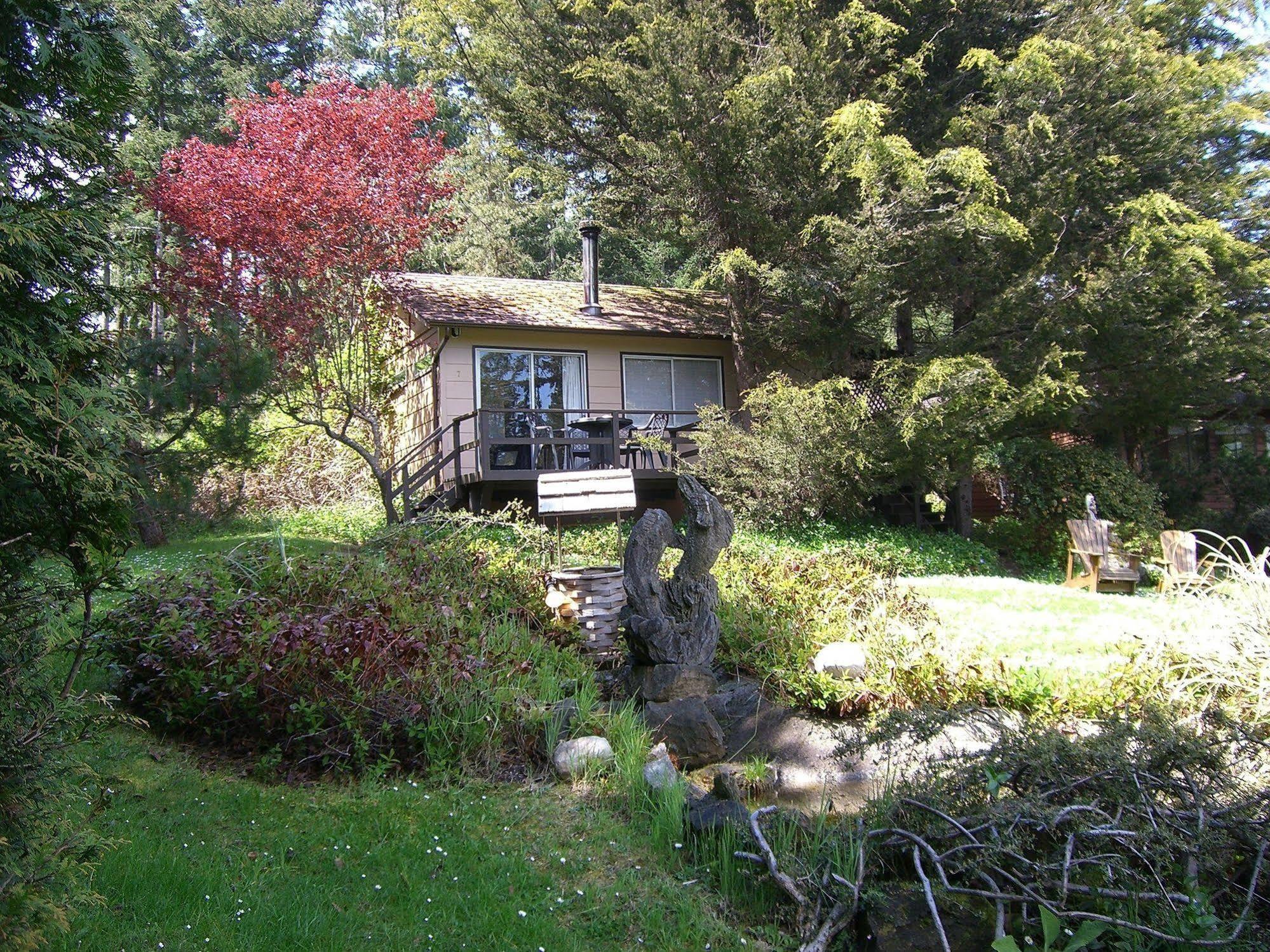 Driftwood Village Resort Sturdies Bay Exterior foto