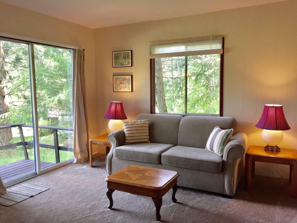 Driftwood Village Resort Sturdies Bay Exterior foto