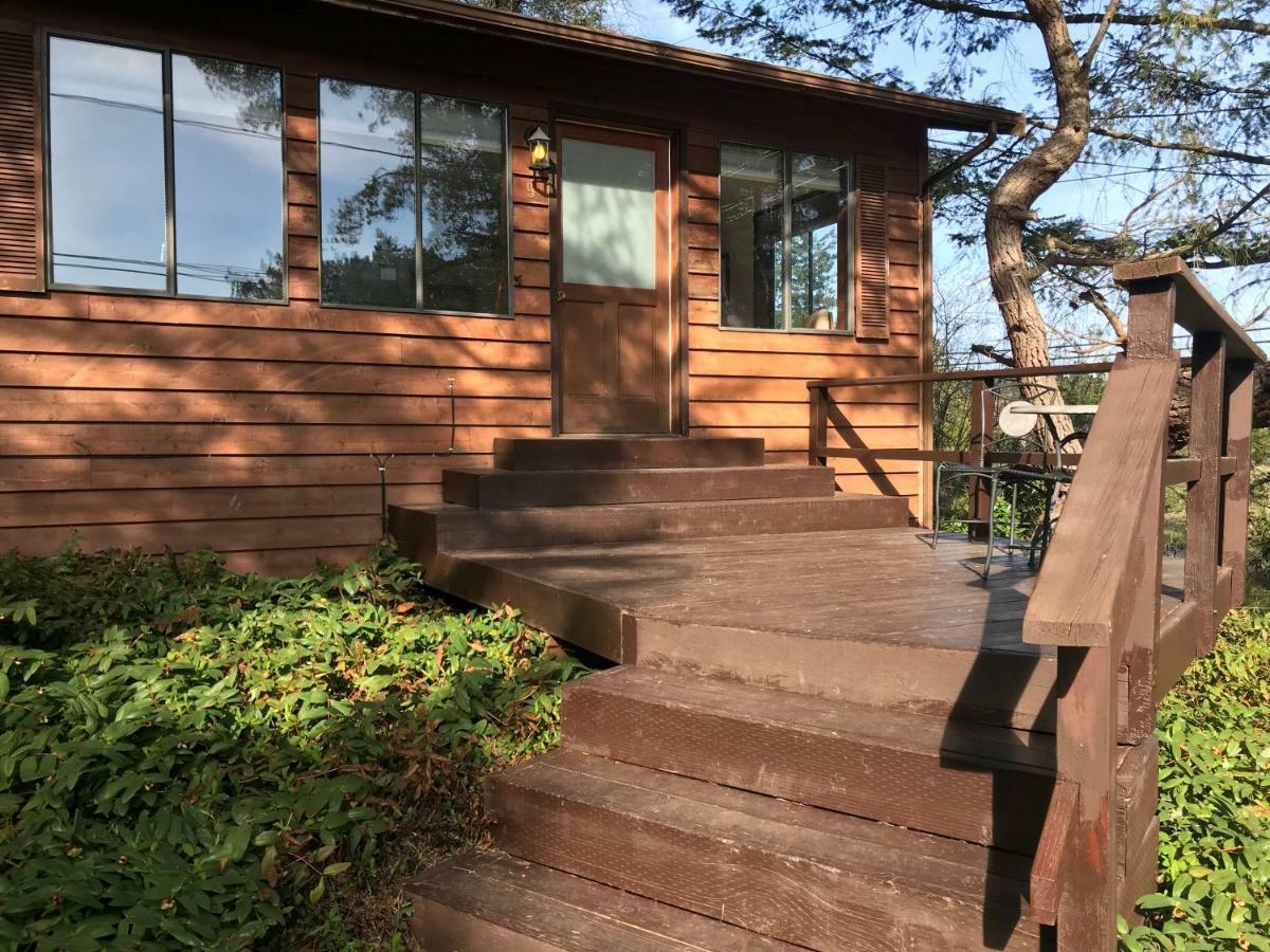 Driftwood Village Resort Sturdies Bay Exterior foto